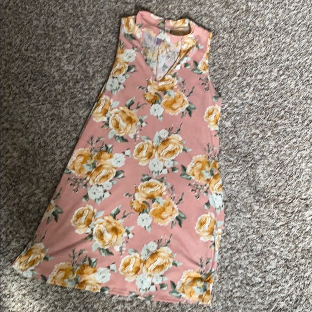 Floral dress with choker collar